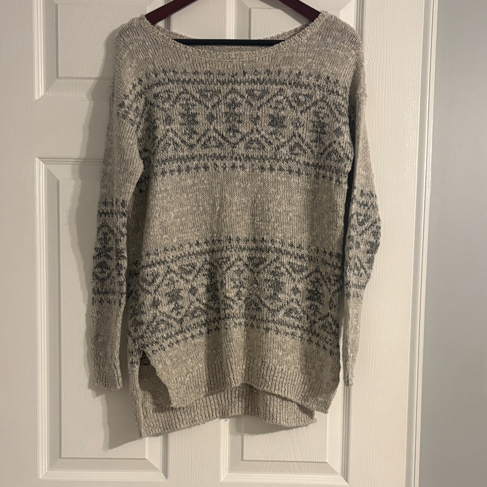 Hollister Oversized White and Gray Knit Sweater